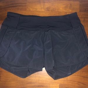 Black Lululemon Speed up Shorts 4”